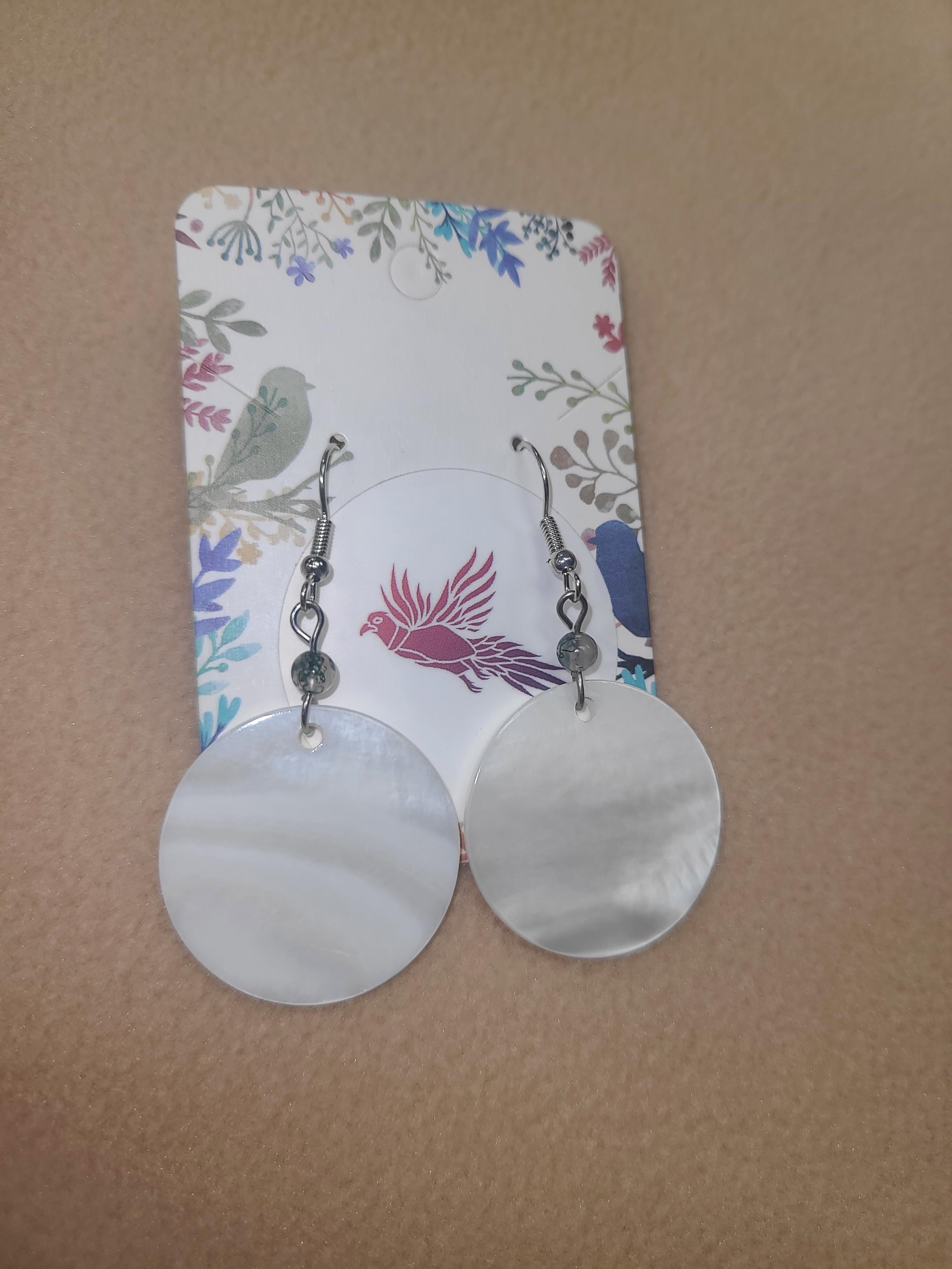 Kida Luttrell Medium Shell Earrings